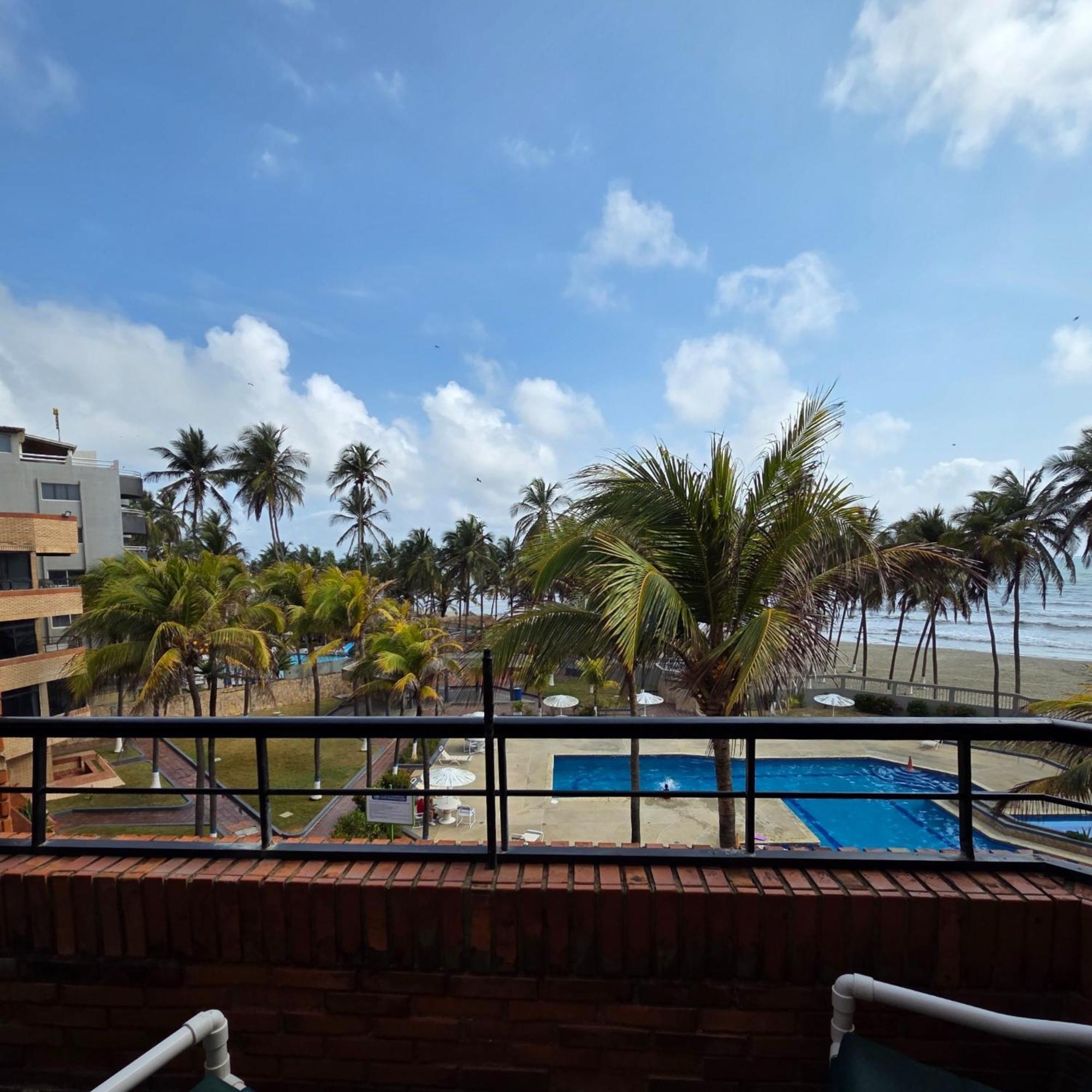 Tucacas, Frente Al Mar, Balcon, Piscina Y Playa Privada Apartment Exterior foto