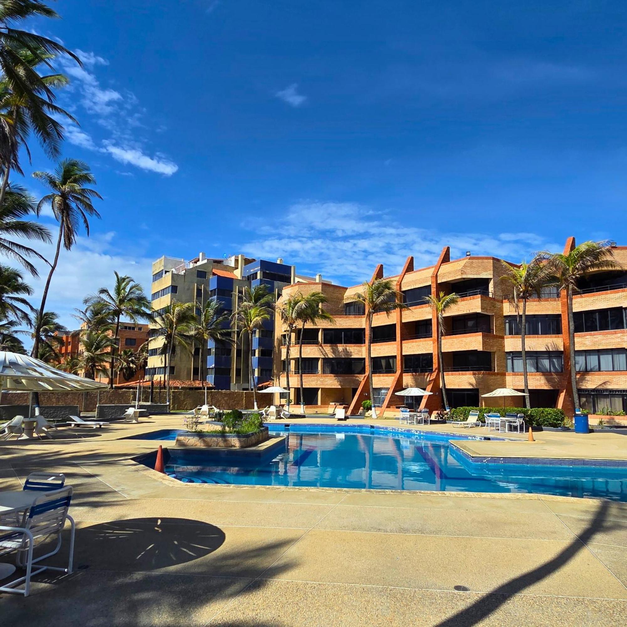 Tucacas, Frente Al Mar, Balcon, Piscina Y Playa Privada Apartment Exterior foto